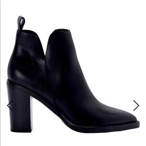 Dolce Vita Shannon Chelsea bootie Brand new in box